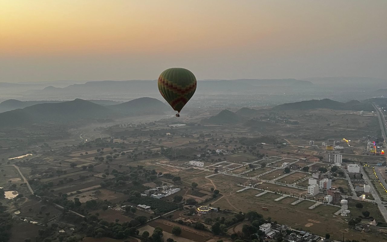 Hot air balloon rides in Jaipur
